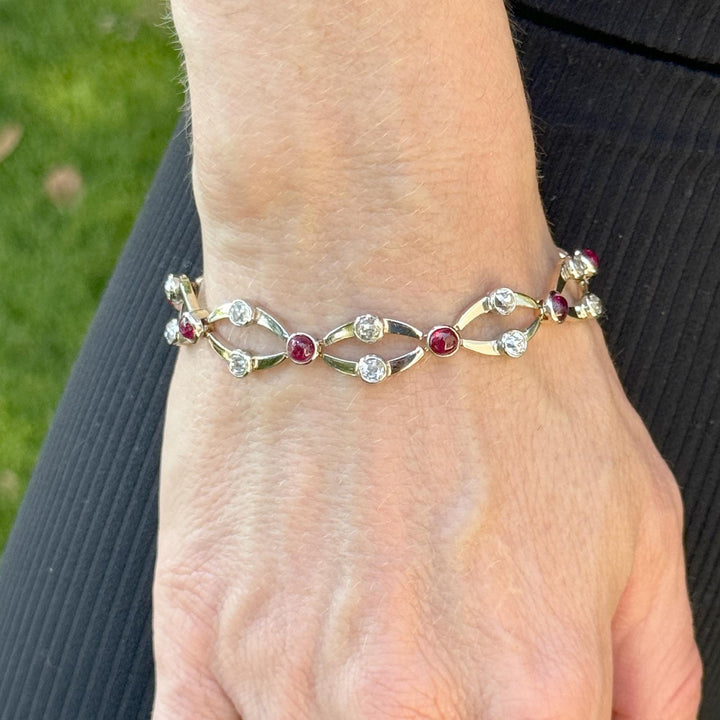 Art Deco Old Mine Cut Diamond Cabochon Ruby Platinum Yellow Gold Link Bracelet