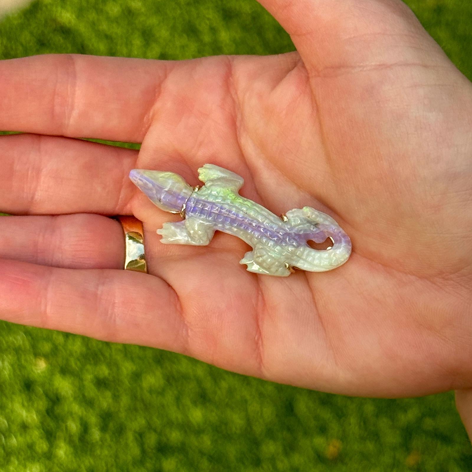 Mid-20th Century Carved Opal 18 Karat Yellow Gold Detailed Alligator Brooch