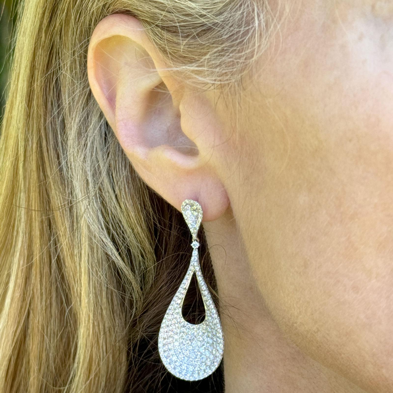 5.00-CTW Pavé Diamond 18 Karat White Gold Drop Dangle Modern Earrings