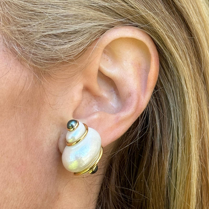 Seaman Schepps Turbo Shell Pearl 18KYG Earclip Earrings