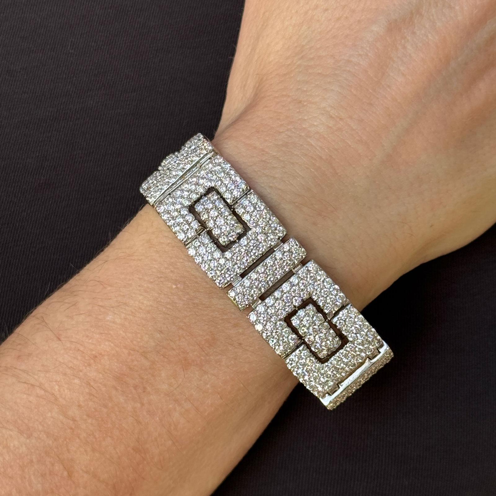 17.50 Carat Diamond 18 Karat White Gold Modern Link Bracelet