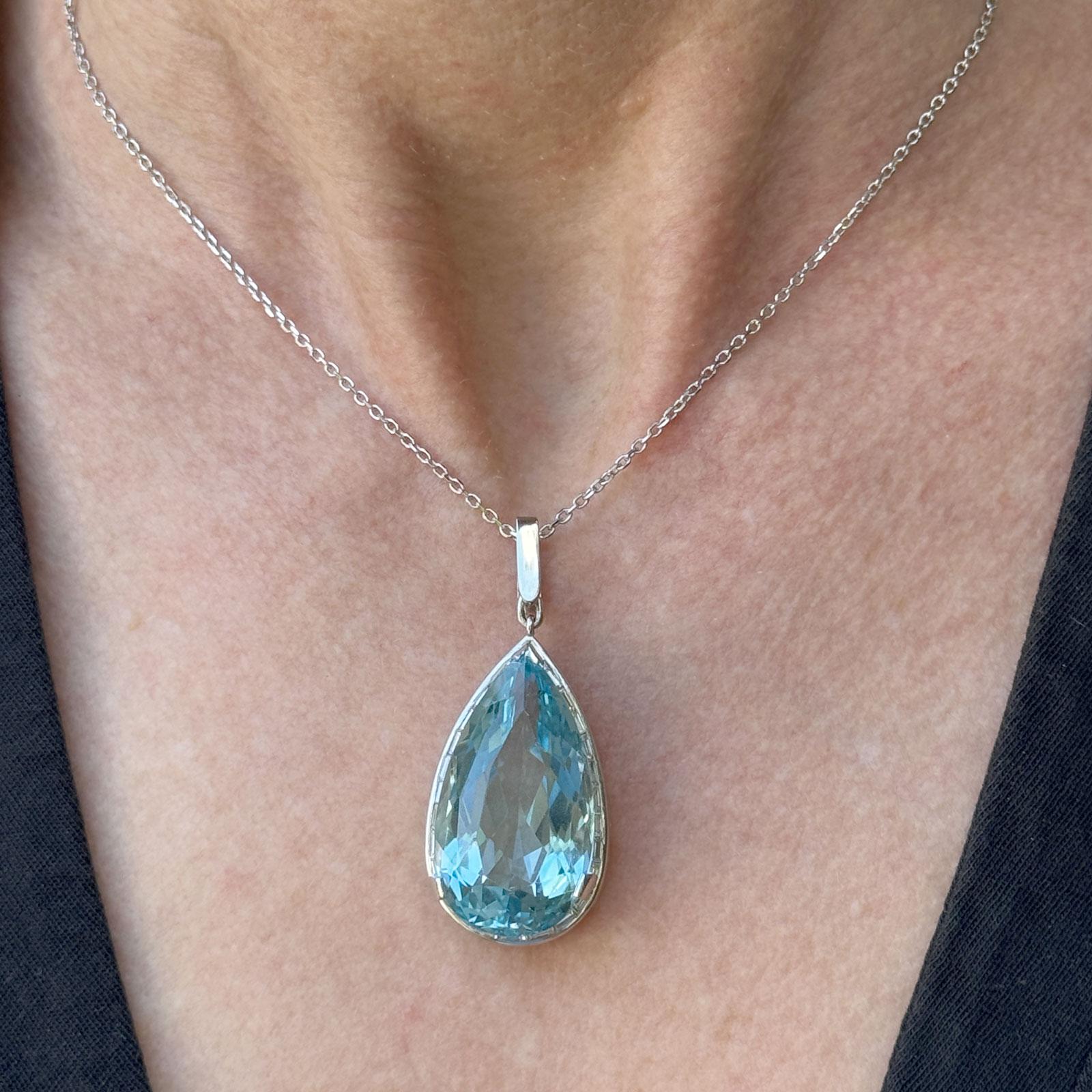 30-Carat Pear Cut Aquamarine Diamond Platinum Pendant 14KWG Chain & Baile