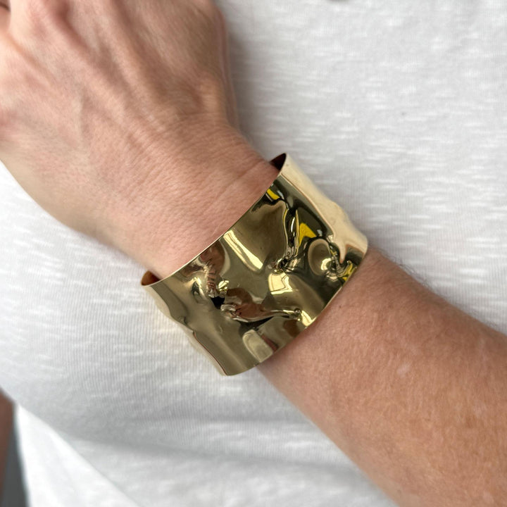 Cartier Rare Vintage 18 Karat Yellow Gold Hammered Cuff Bangle Bracelet