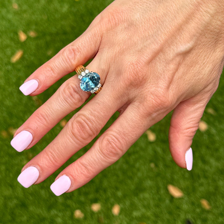 5-CT Oval Aquamarine Diamond 18 Karat Yellow Gold Vintage Ring