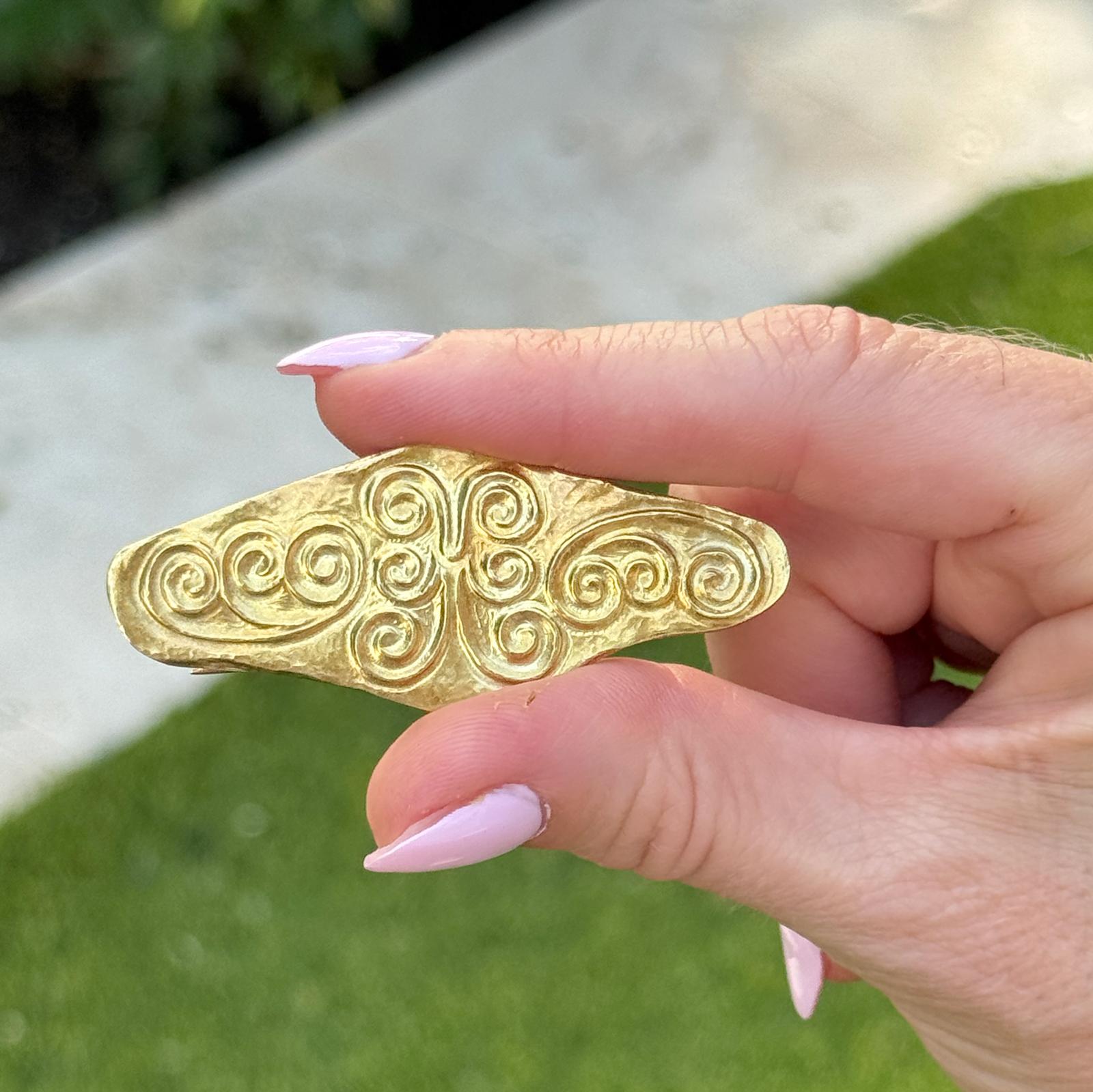 Zolotas 18 Karat Yellow Gold Vintage Scroll Design Brooch