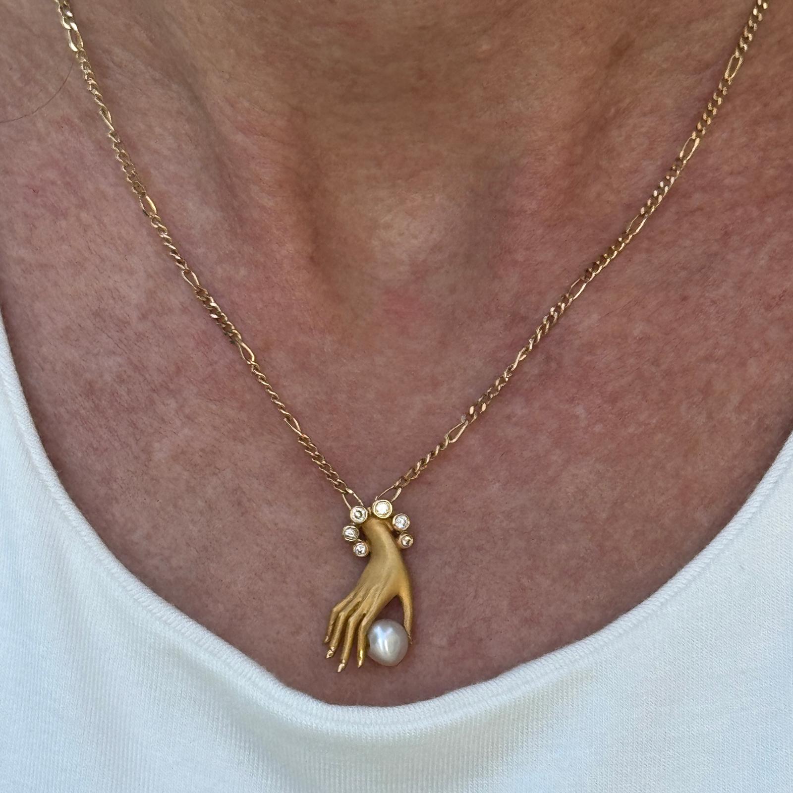 Carrera Y Carrera Diamond Las Manos Hand With Pearl Pendant Necklace Vintage 18K