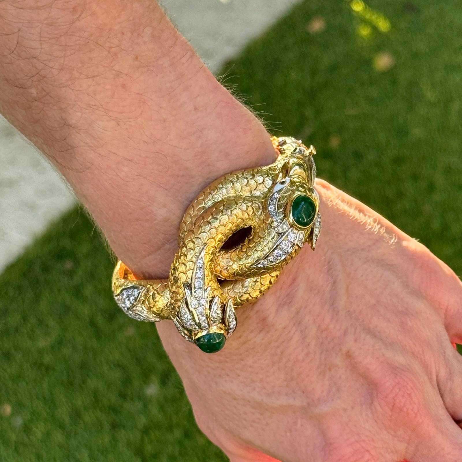 Mid-20th Century Double Snake Head Diamond Emerald Hinged Bangle Bracelet