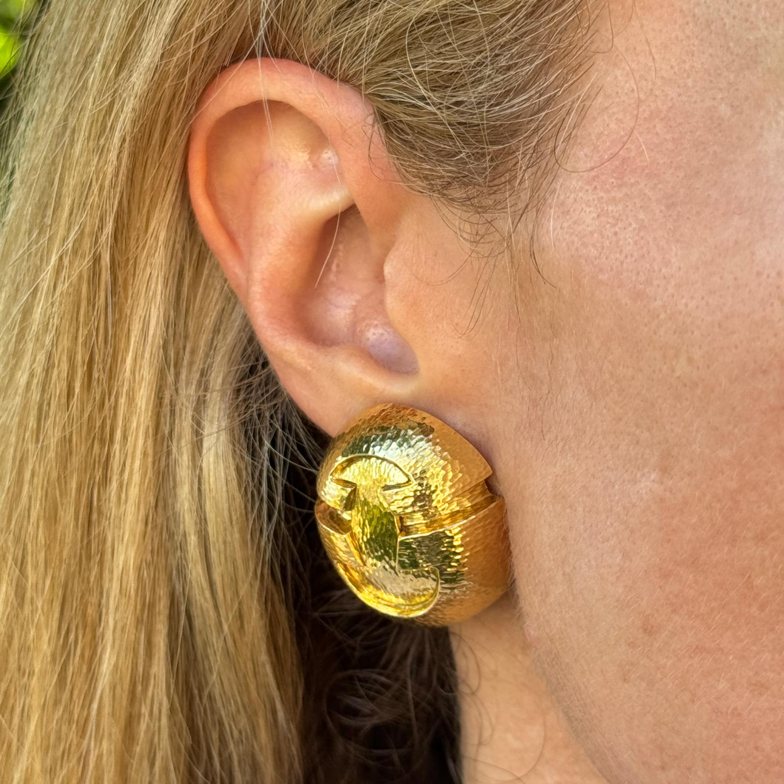 Late 20th Century David Webb Hammered 18 Karat Yellow Gold Earclip Earrings