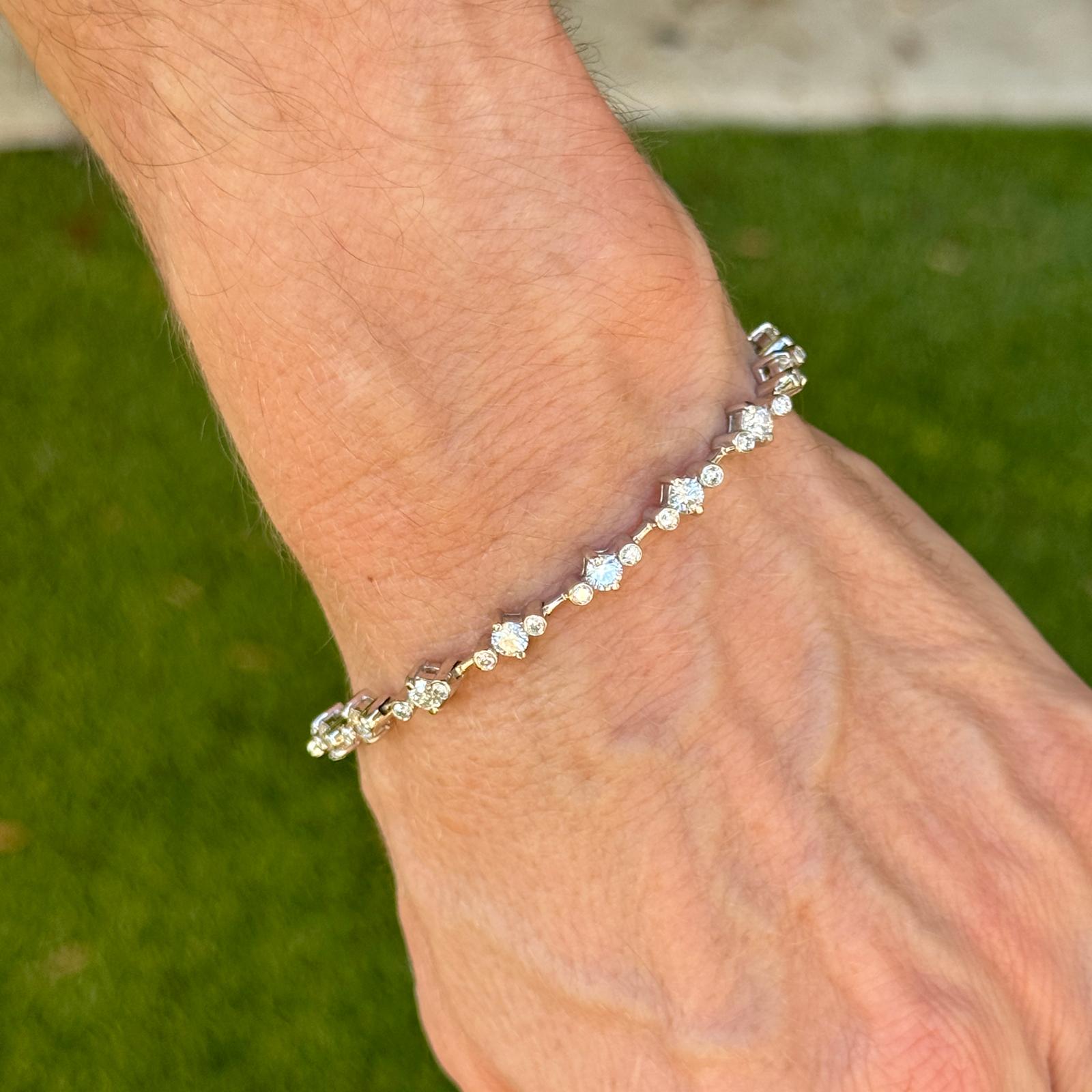 3.50 CTW Round Brilliant Cut Diamond 14 Karat White Gold Modern Link Bracelet