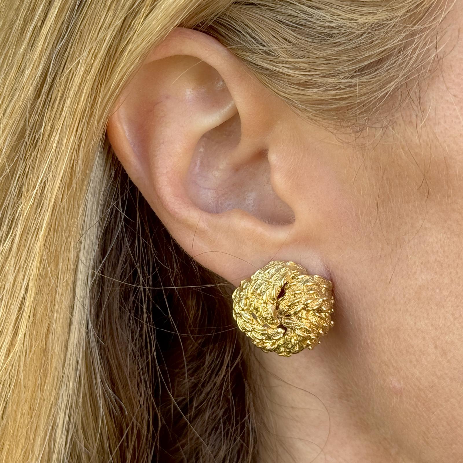 David Webb 18 Karat Yellow Gold Knot Textured Leverback Earrings