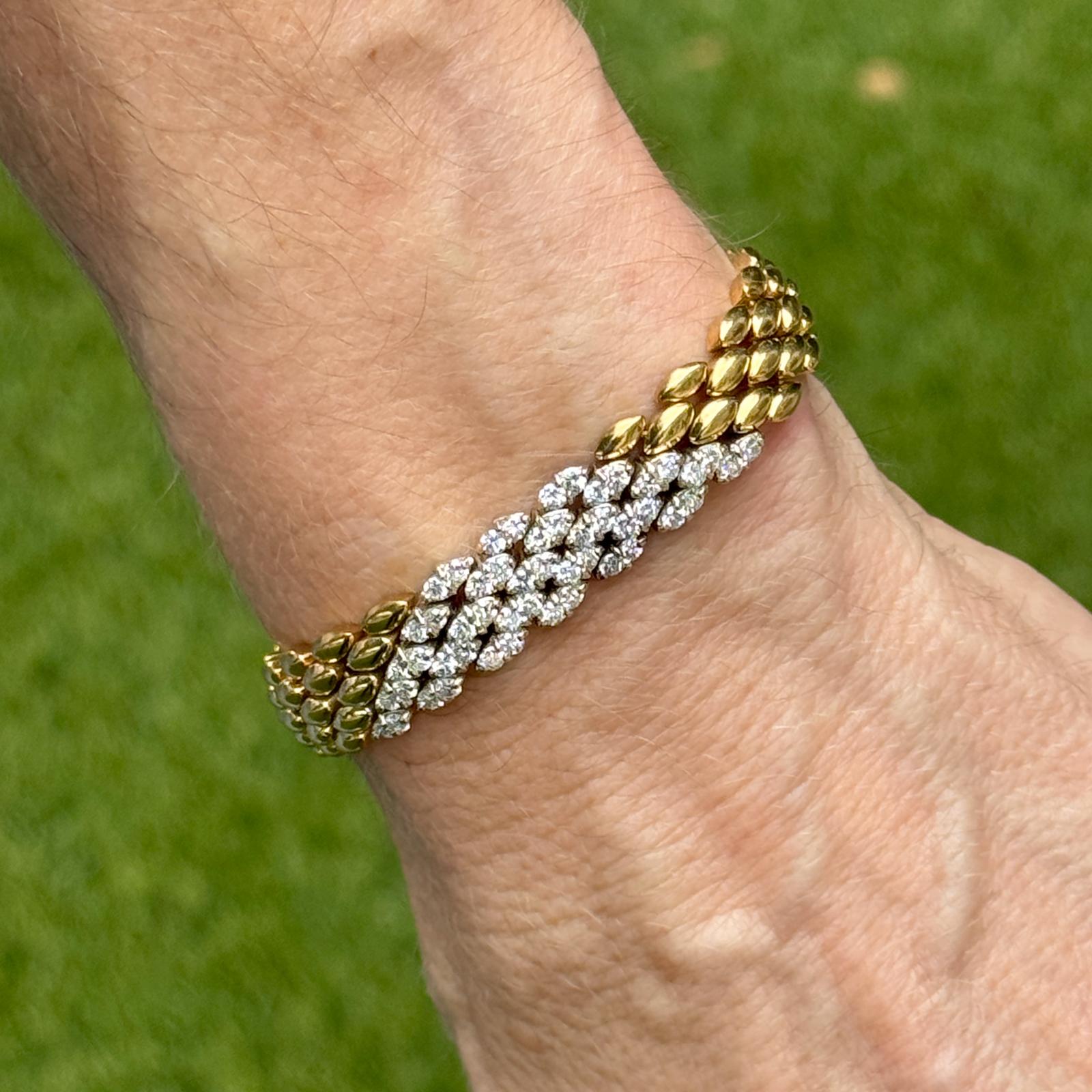 Italian Round Brilliant Cut Diamond Panther Link 18 Karat Yellow Gold Bracelet