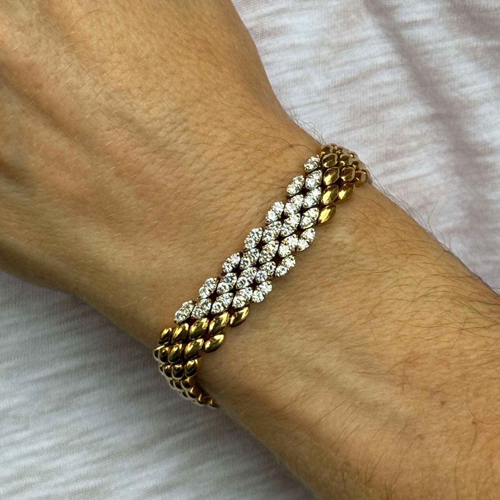 Italian Round Brilliant Cut Diamond Panther Link 18 Karat Yellow Gold Bracelet