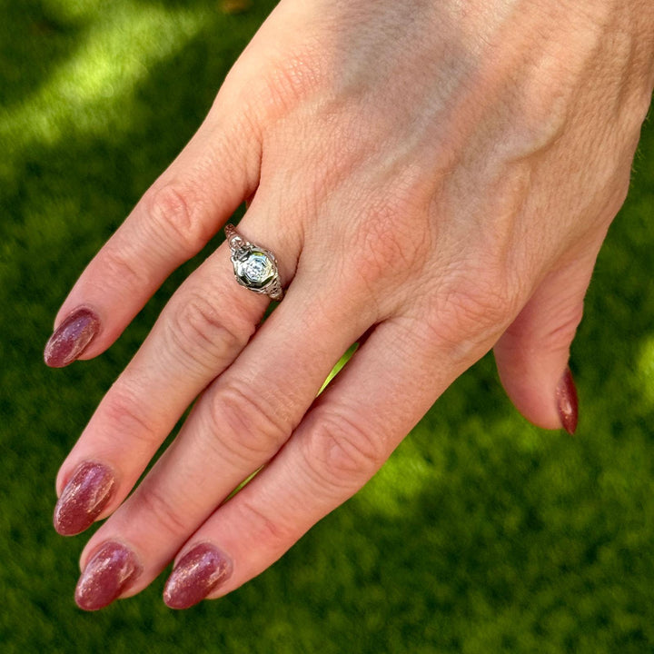 1950's Diamond 18 Karat White Gold Solitaire Engagment Vintage Ring