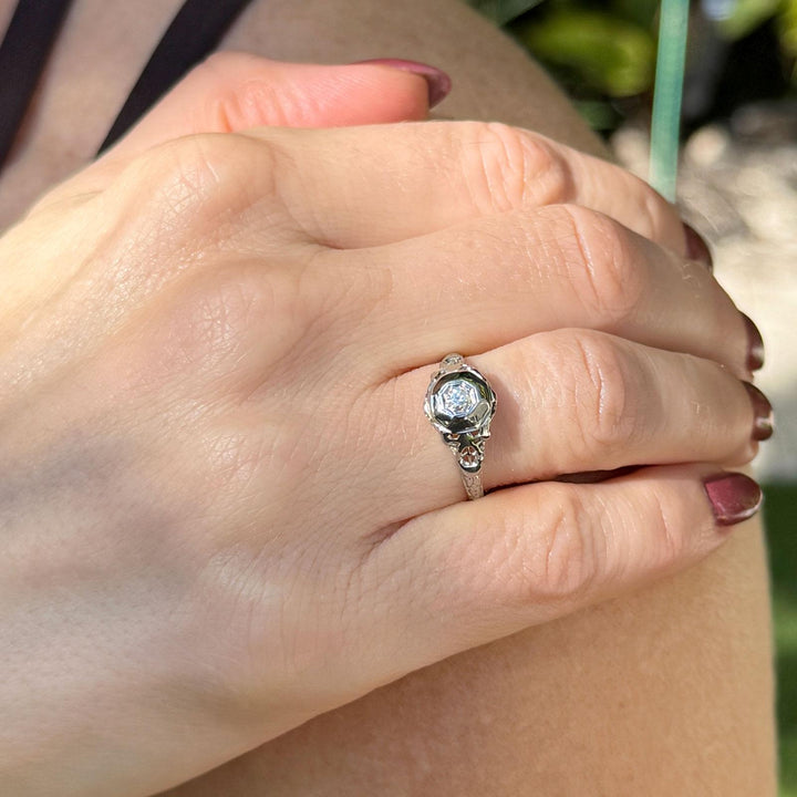 1950's Diamond 18 Karat White Gold Solitaire Engagment Vintage Ring