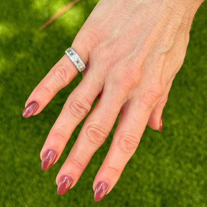 Baguette & Round Brilliant Cut Diamond 18 Karat White Gold Band Ring