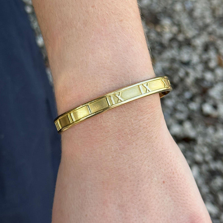 Tiffany & Company Atlas Cuff 18 Karat Yellow Gold Vintage Cuff Bracelet Italy