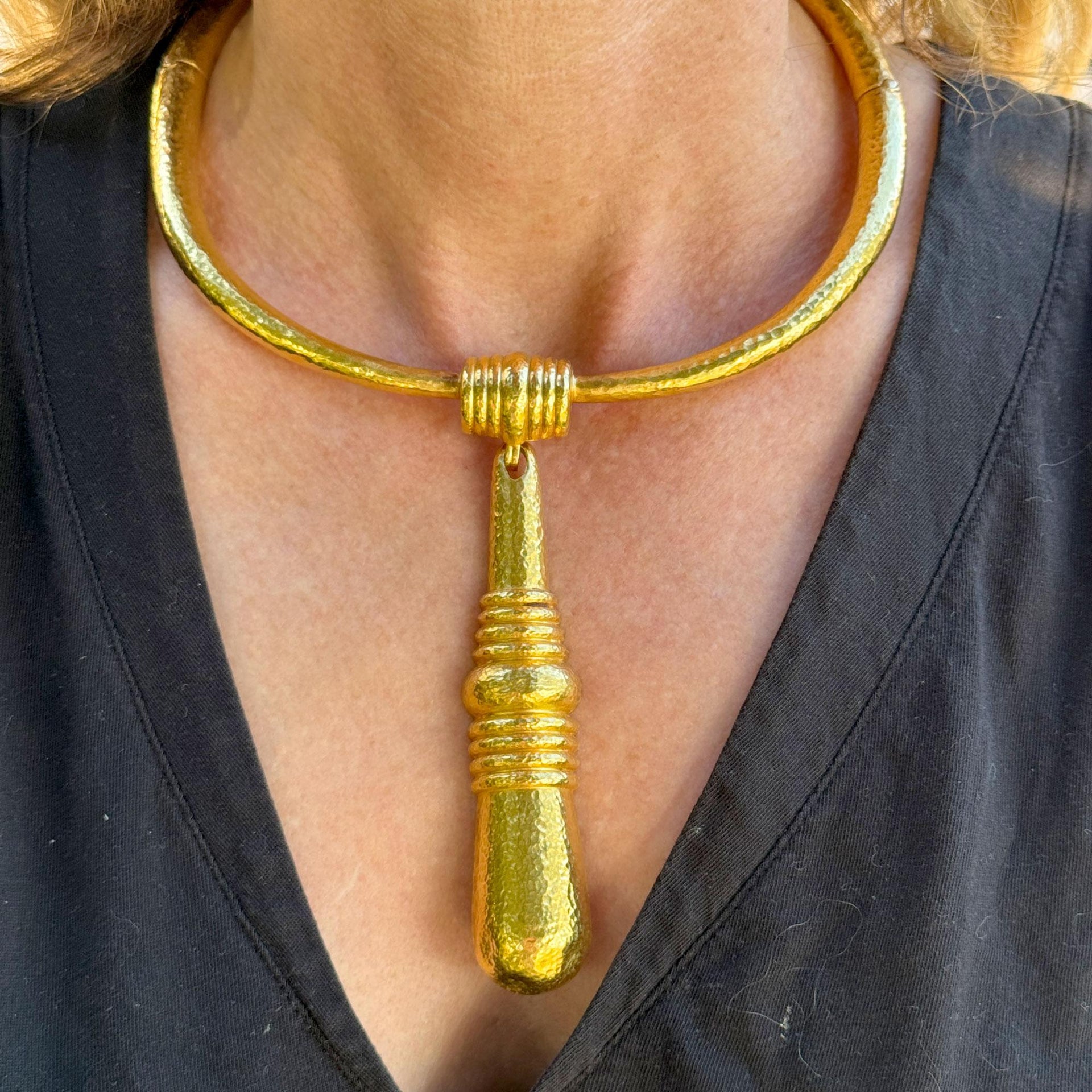 Ilias Lalaounis Hammered Finish 21K Yellow Gold Collar Necklace Drop Pendant