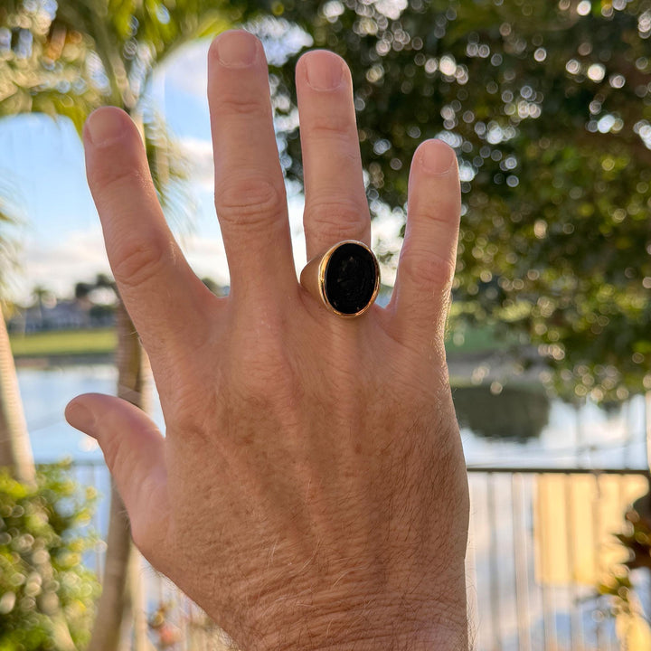 Intaglio Onyx 14 Karat Yellow Gold Roman Soldier Gents Signet Ring