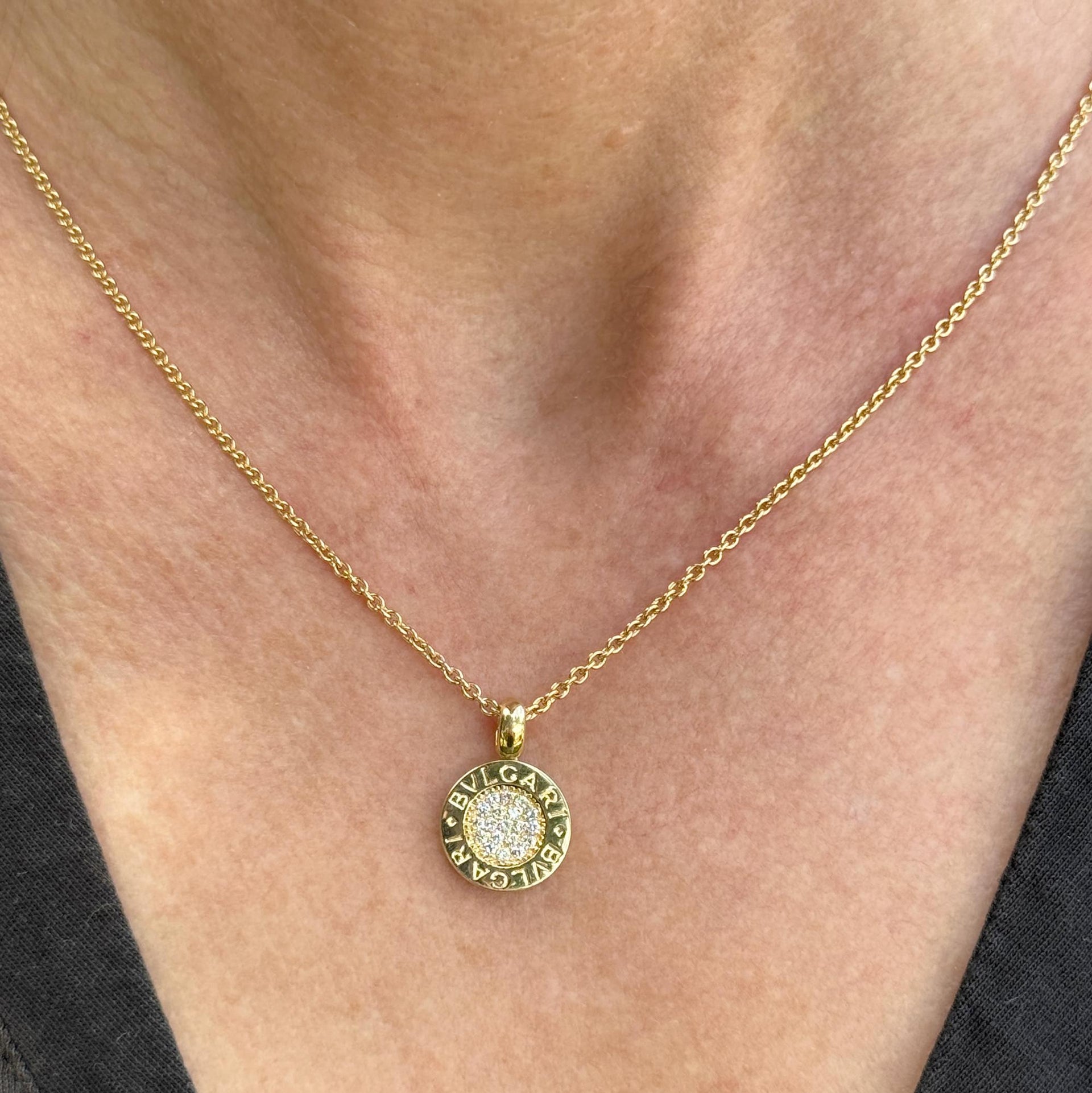 Bvlgari Diamond Disc 18 Karat Yellow Gold Modern Pendant Necklace