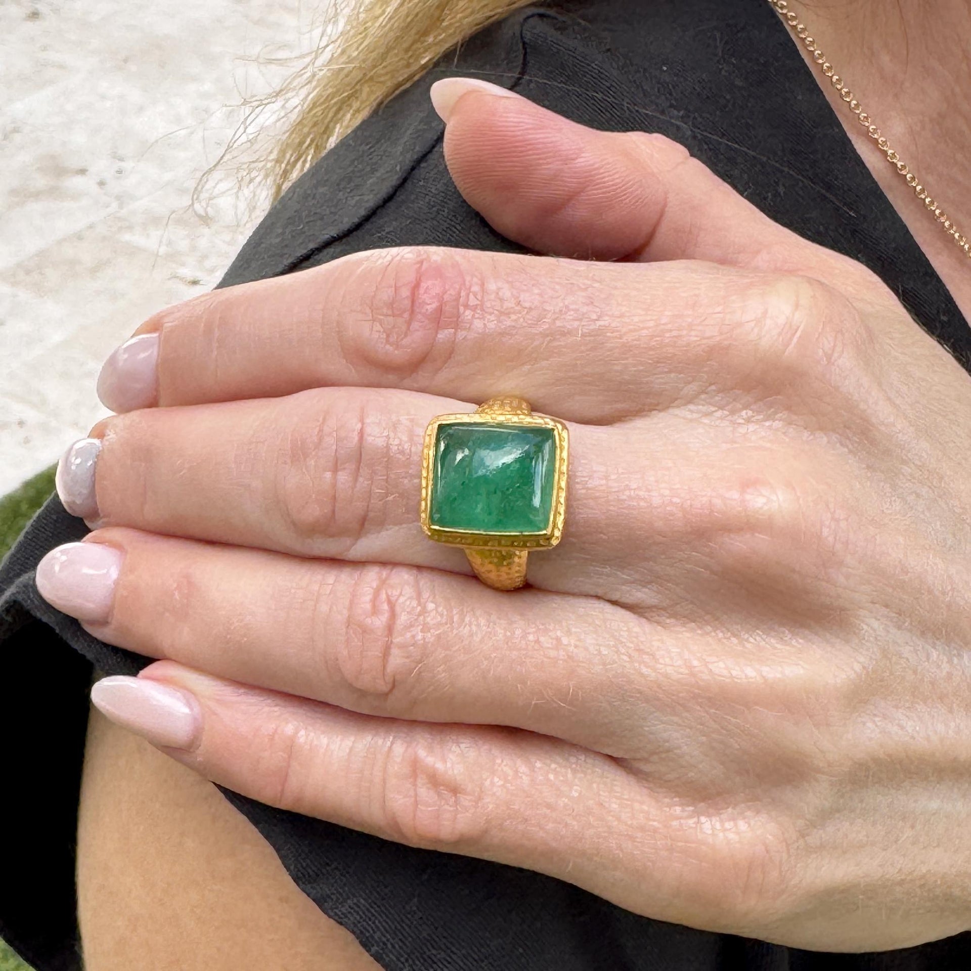 Cabochon Emerald 22 Karat Yellow Gold Hammered Bezel Set Statement Ring