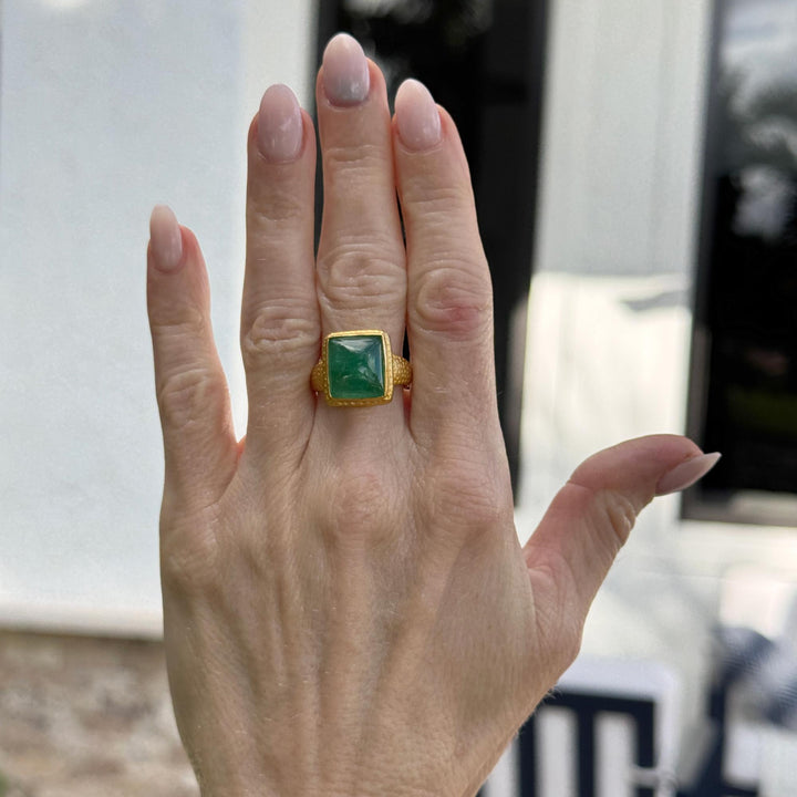 Cabochon Emerald 22 Karat Yellow Gold Hammered Bezel Set Statement Ring