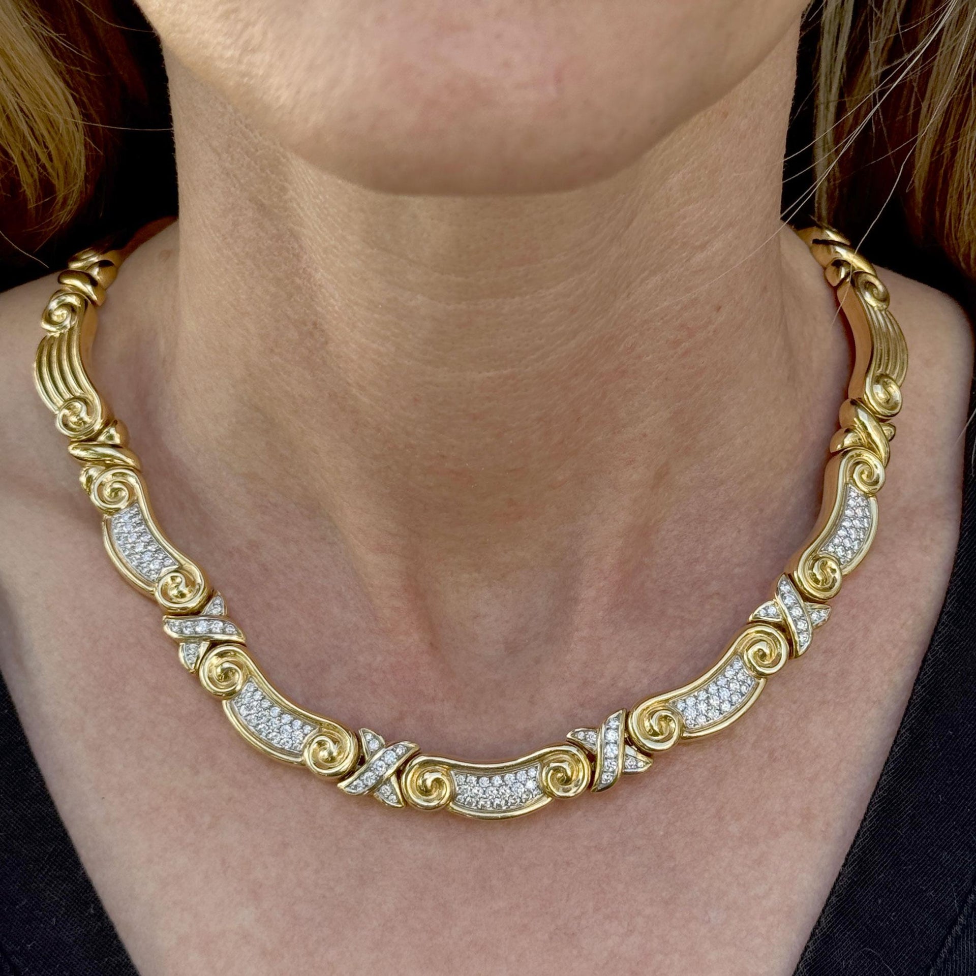 Diamond 18 Karat Yellow Gold Ribbed X Link Necklace 17 Inches