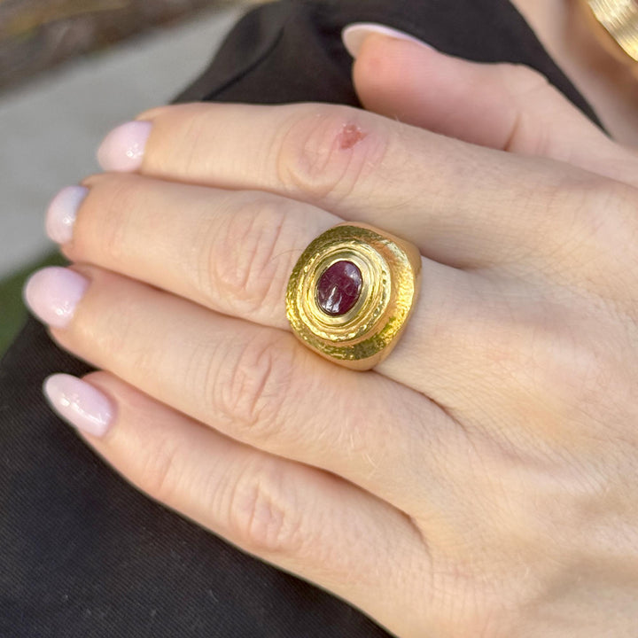 Zolotas Cabochon Ruby 22 Karat Yellow Gold Hammered Finish Gypsy Ring