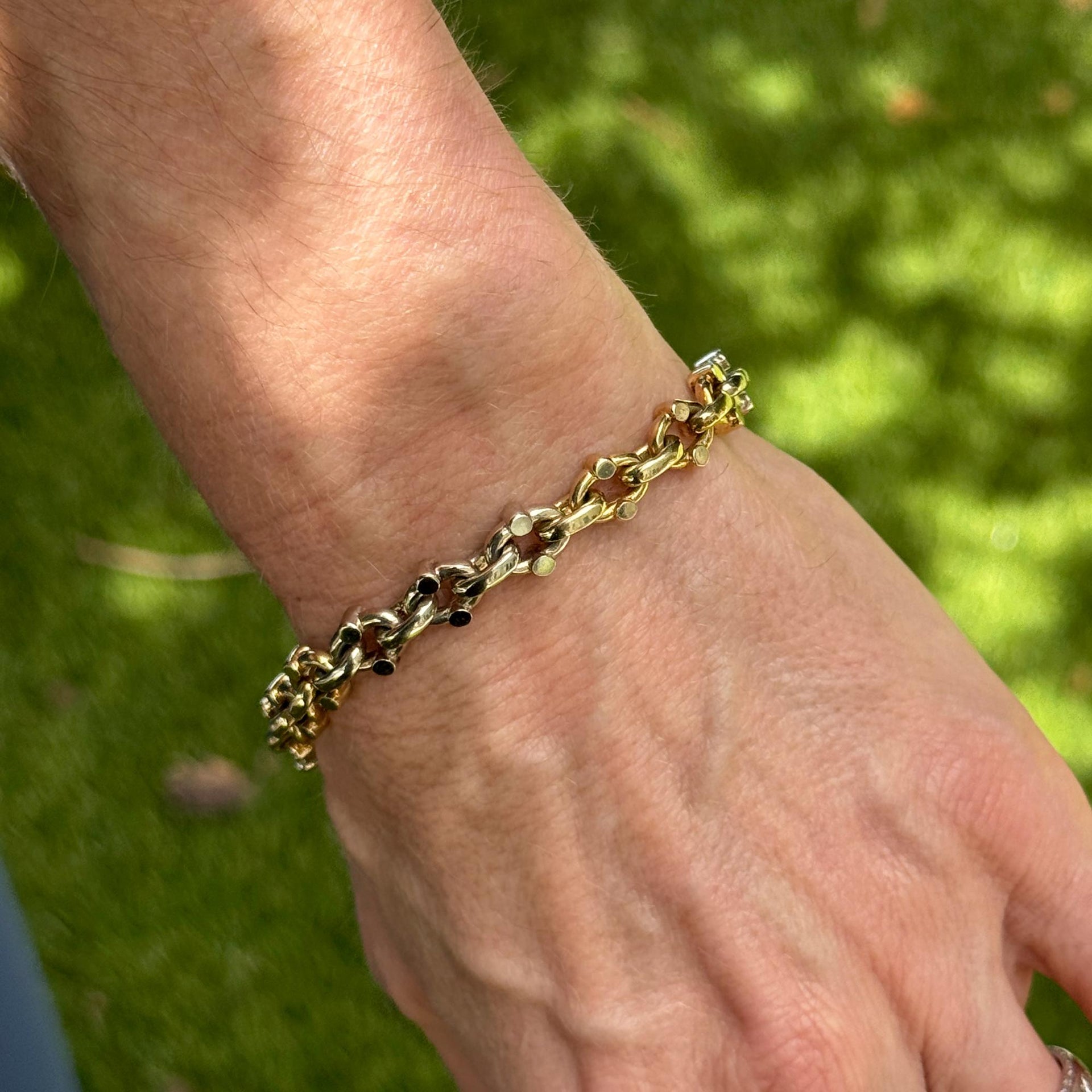 14 Karat Yellow & White Gold Two Tone Alternating Oval Link 8 Inch Bracelet