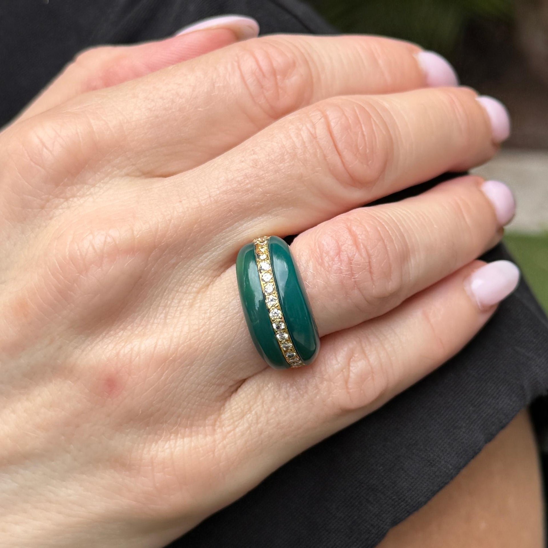 Van Cleef & Arpels Chrysoprase Diamond 18 Karat Yellow Gold Vintage Band Ring