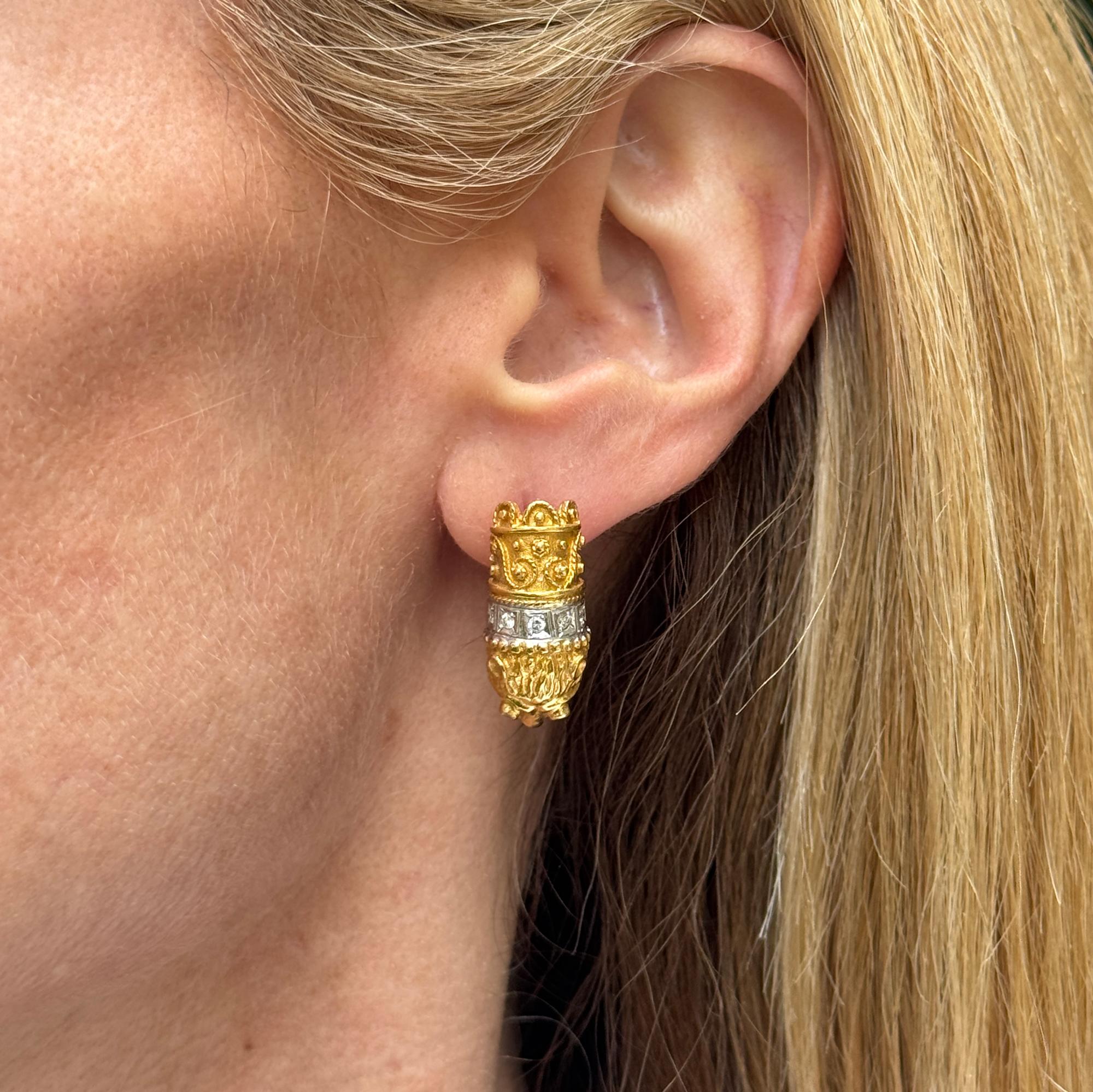 Greek Lions Head Design Diamond 18 Karat Yellow Gold Leverback Vintage Earrings