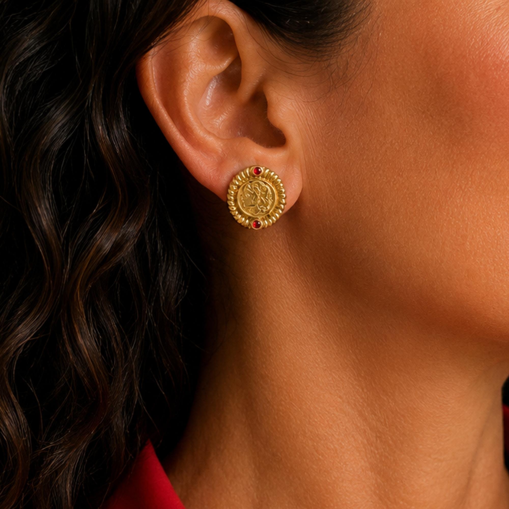 18 Karat Yellow Gold Cabochon Ruby Roman Coin Motif Vintage Earclip Earrings