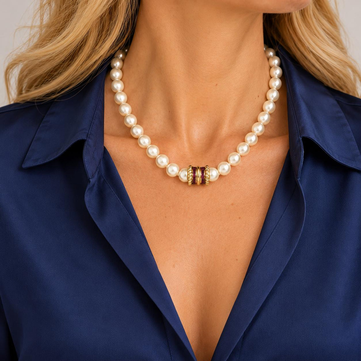 South Sea Pearl Necklace Ruby 18 Karat Yellow Gold Clasp 17.5 Inches