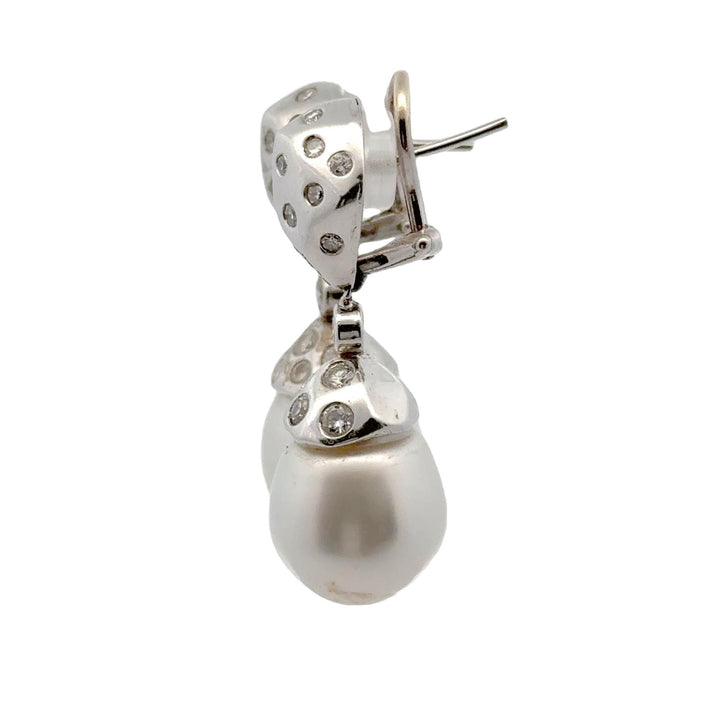 Modern Diamond Baroque Pearl 14 Karat White Gold Drop Leverback Earrings