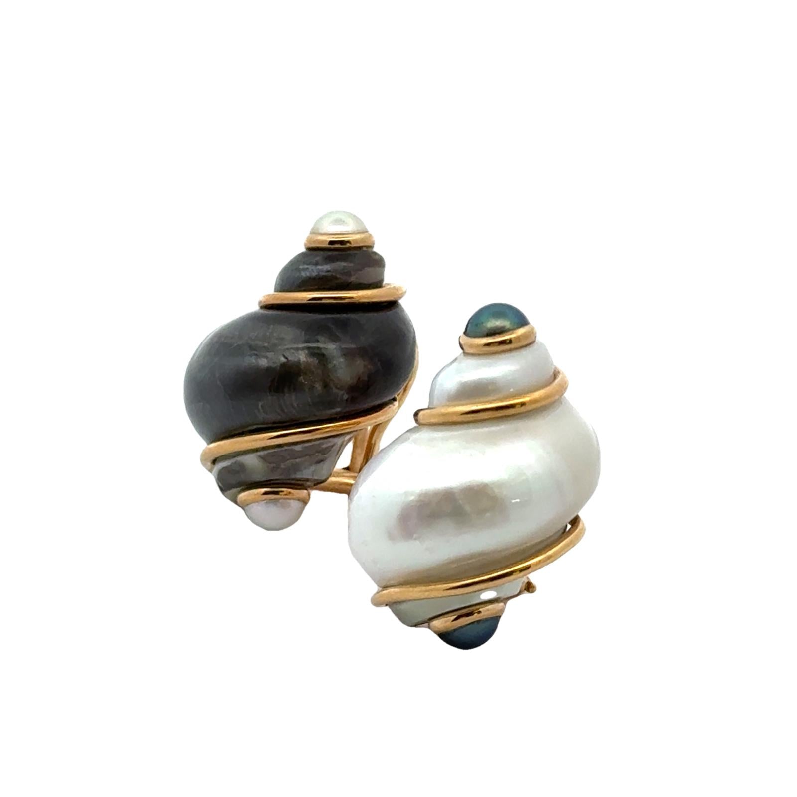 Seaman Schepps Turbo Shell Pearl 18KYG Earclip Earrings