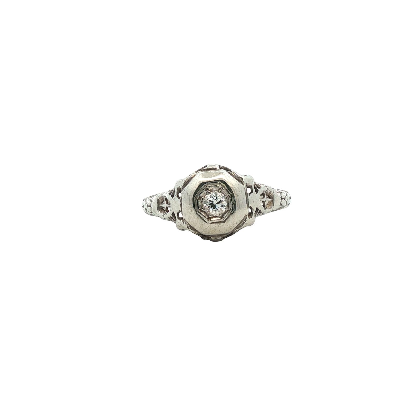 1950's Diamond 18 Karat White Gold Solitaire Engagment Vintage Ring