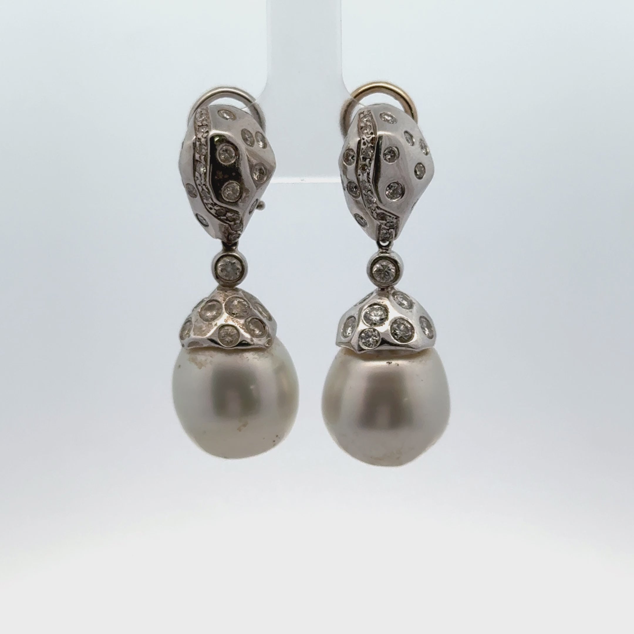 Modern Diamond Baroque Pearl 14 Karat White Gold Drop Leverback Earrings