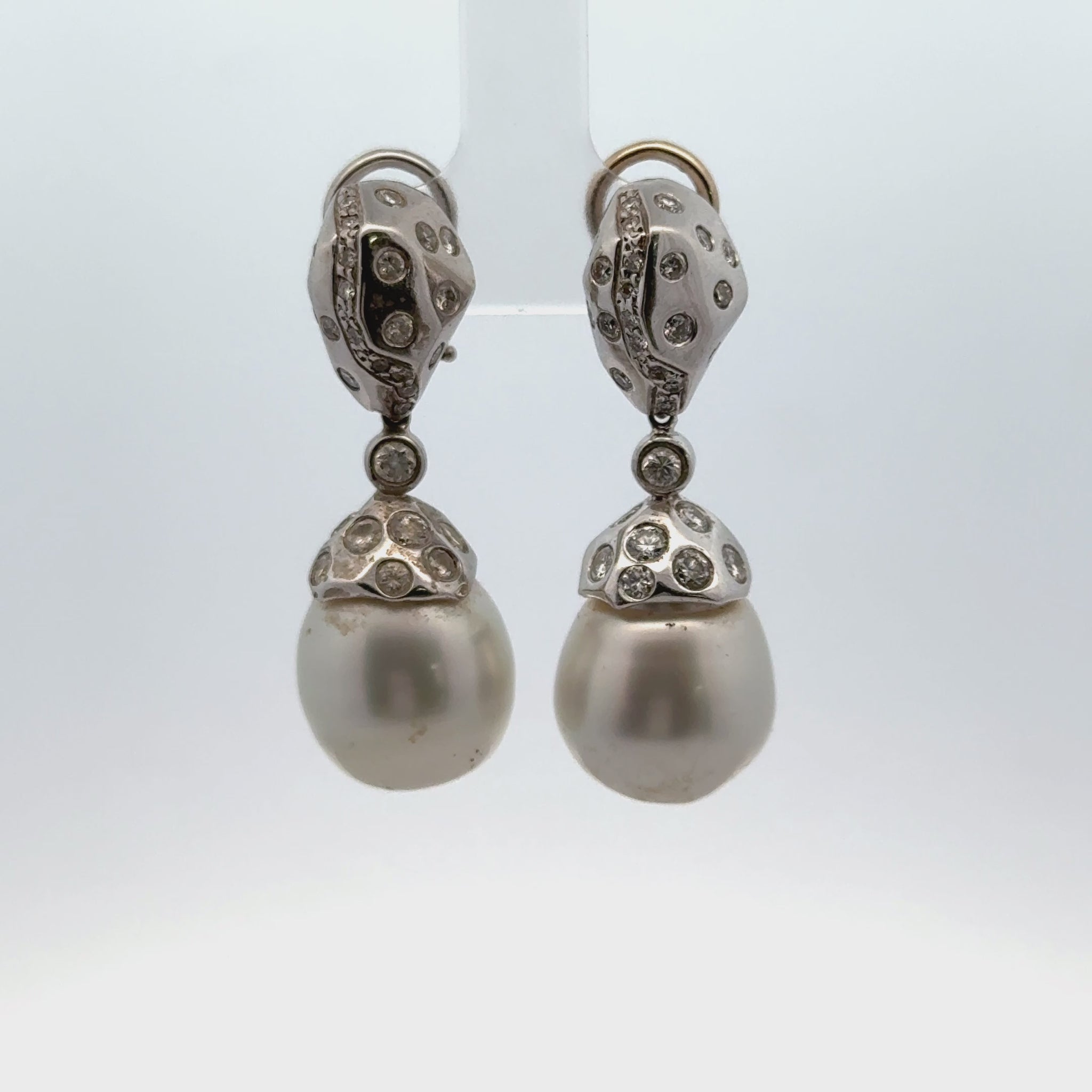 Modern Diamond Baroque Pearl 14 Karat White Gold Drop Leverback Earrings