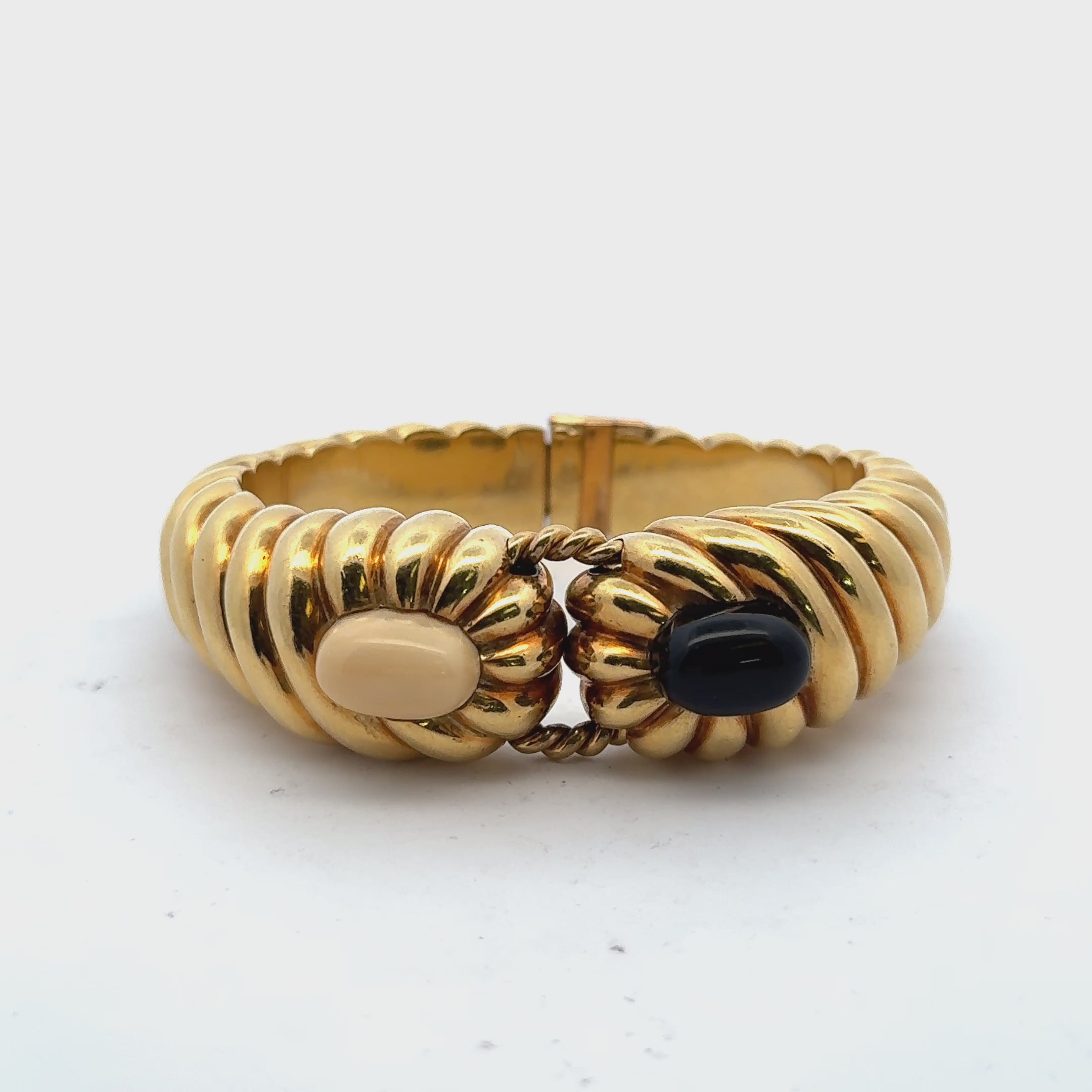 Mid-20th Century 18K Yellow Gold Ribbed Onyx Angel Skin Coral Bangle Bracelet