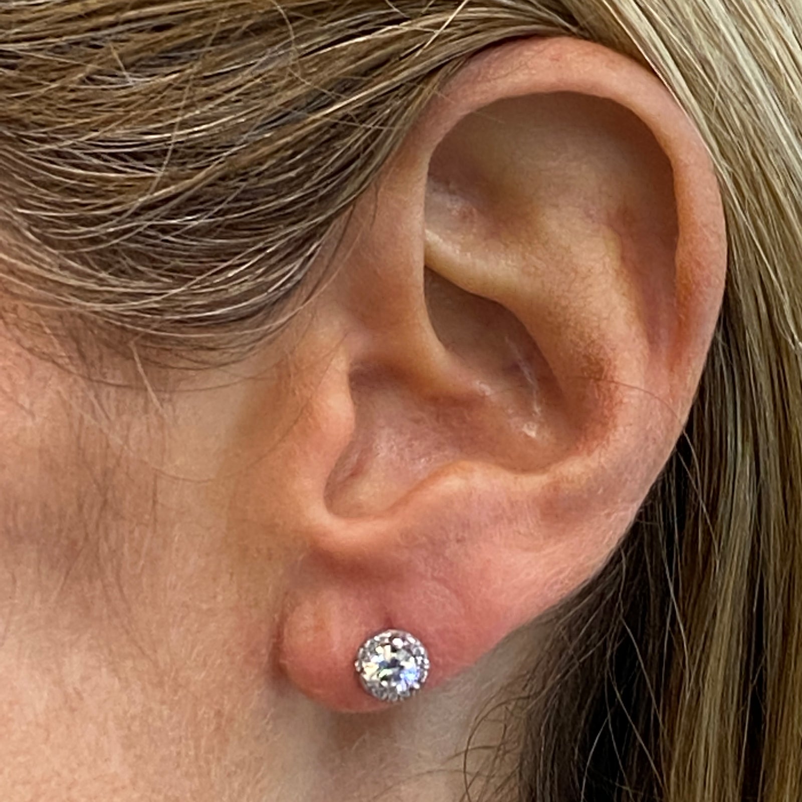 diamond stud earring