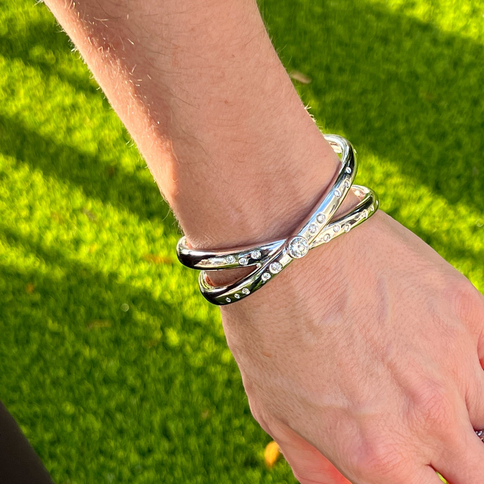 Diamond 18 Karat White Gold Diamond X Cuff Bracelet
