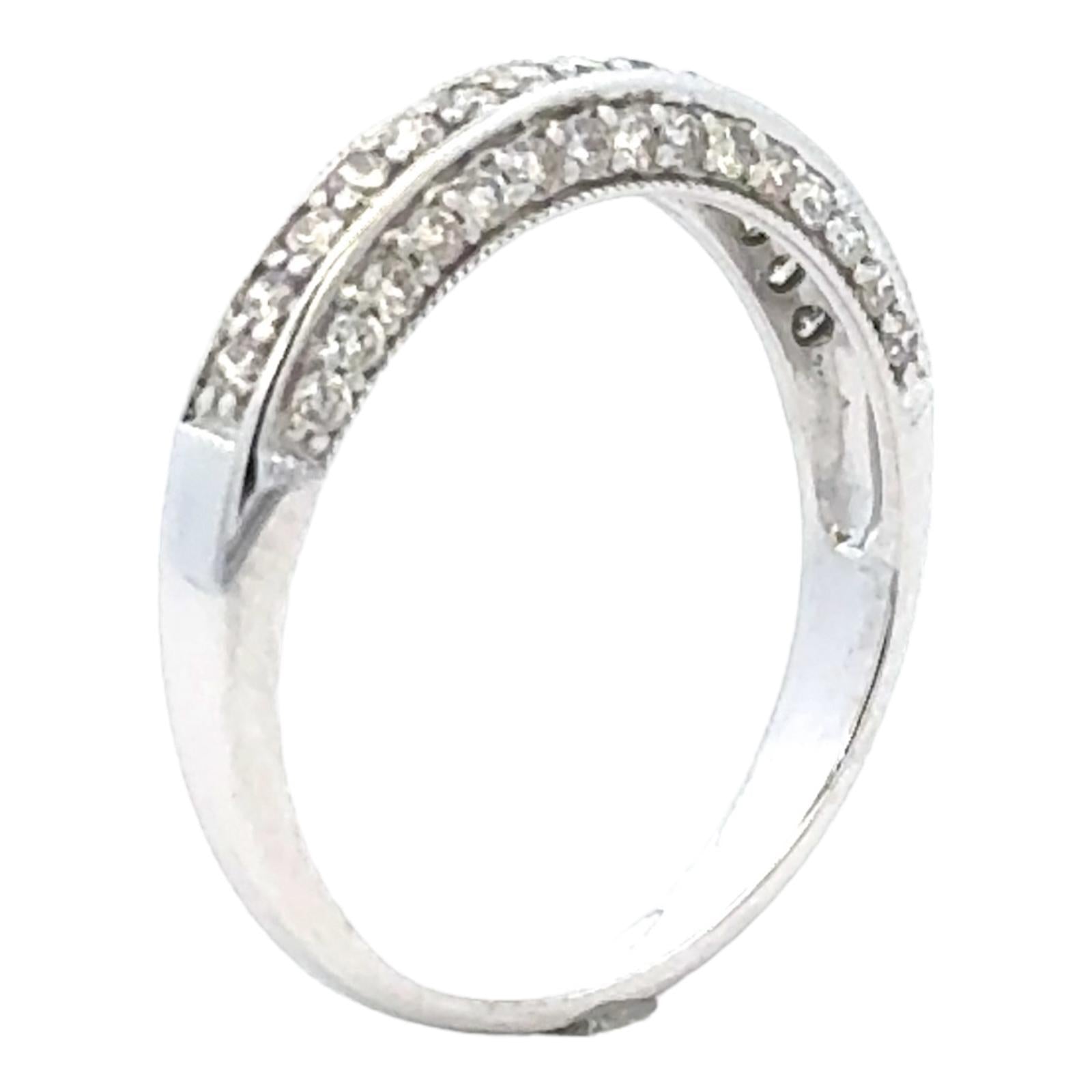 Three Sided Round Brilliant Cut Diamond 14 Karat White Gold Wedding Band Ring