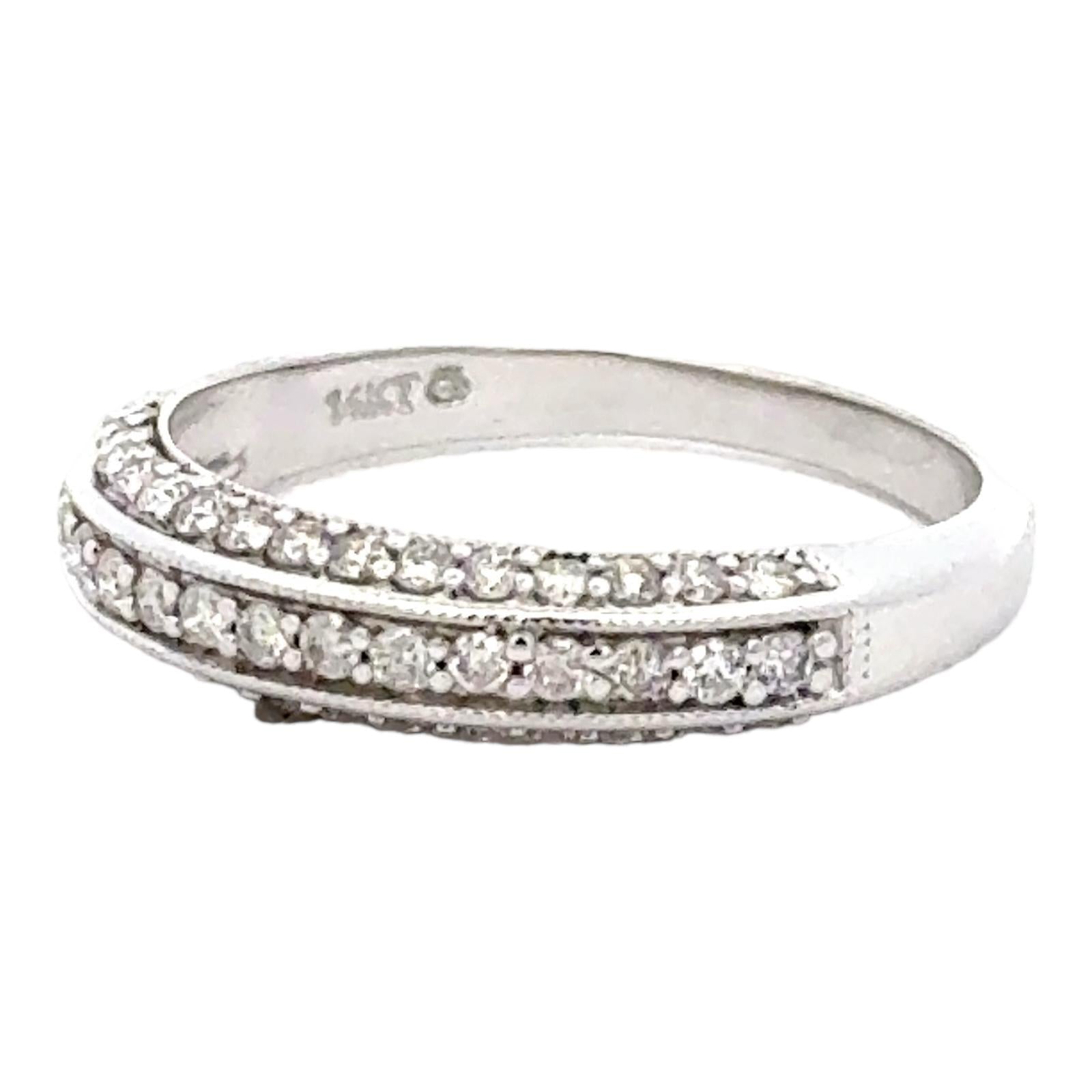Three Sided Round Brilliant Cut Diamond 14 Karat White Gold Wedding Band Ring